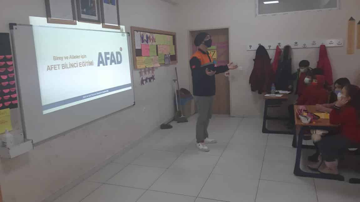 2-F Sınıfımızın AFAD Afet Bilgilendirme Konuşması Yapıldı