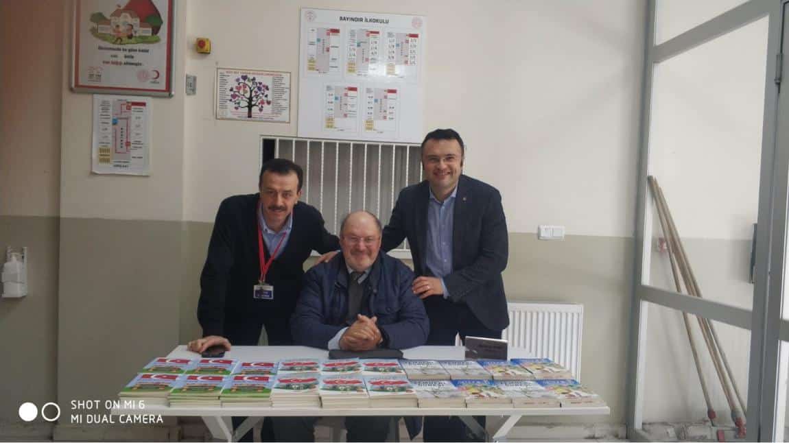 Emekli Eğitimci Şair Birfani Mehmet Alan 3 ve 4 Nisan da okulumuzda stand açarak öğrencilerimizle buluştu...